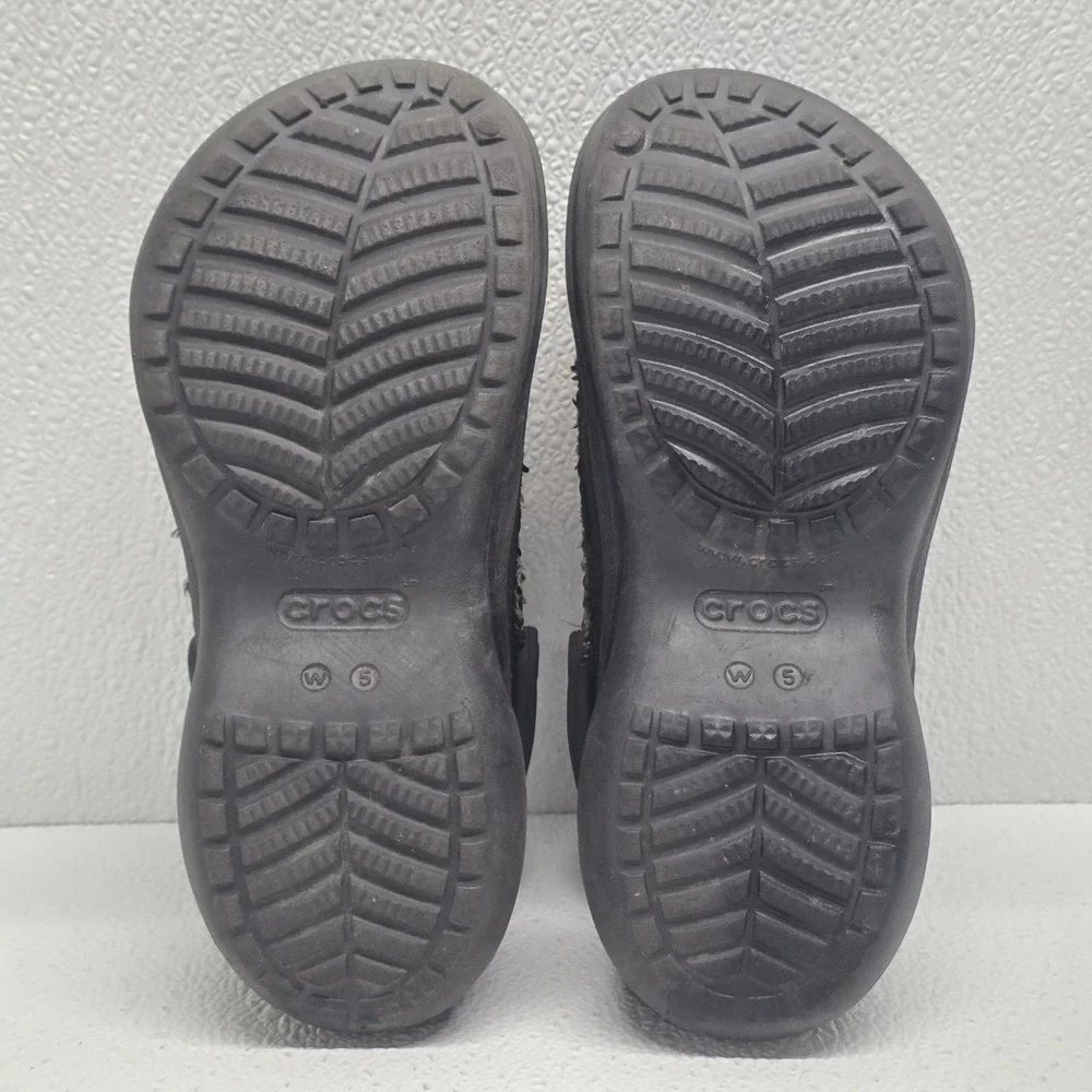 CROCS womens size